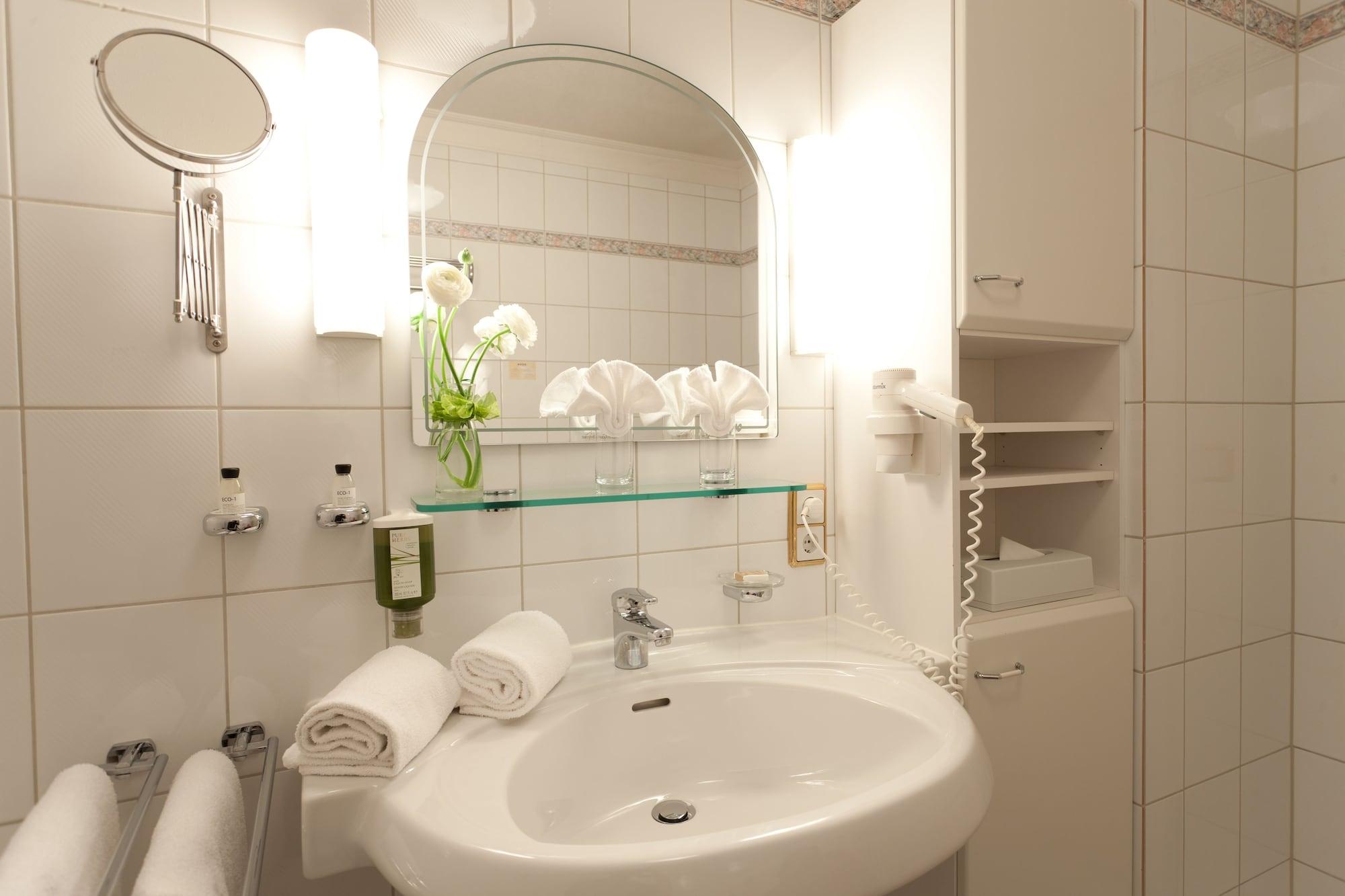 Hotel Koenigshof (Adults Only) Garmisch-Partenkirchen Bagian luar foto