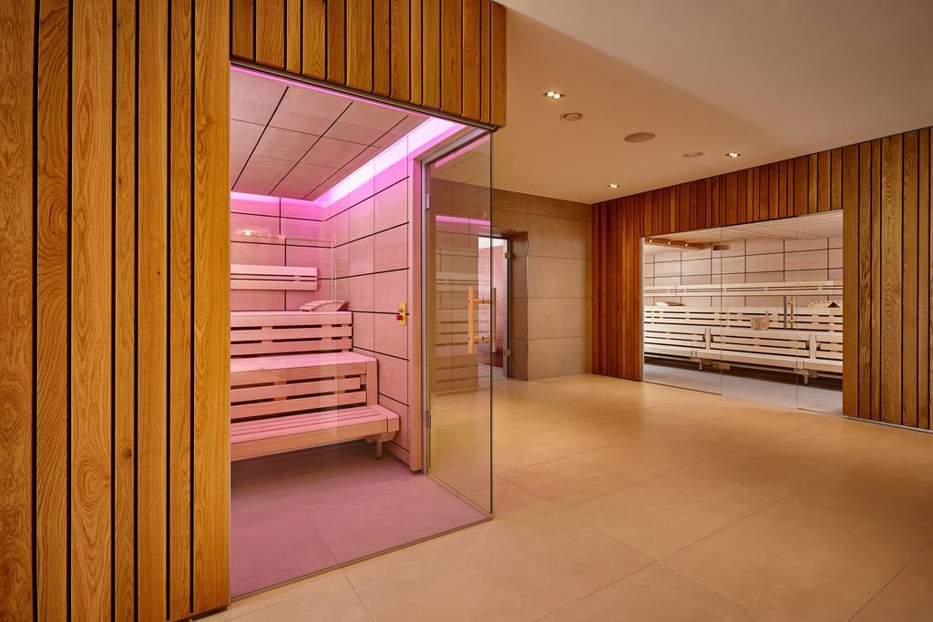 Hotel Koenigshof (Adults Only) Garmisch-Partenkirchen Bagian luar foto