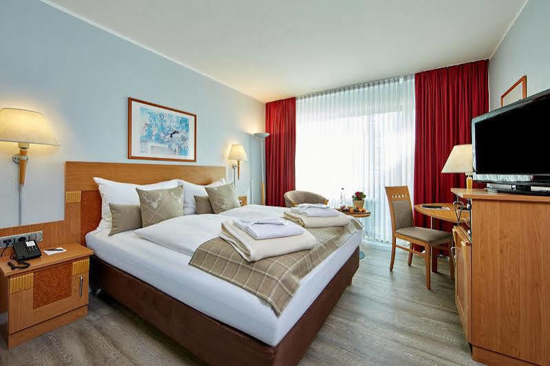 Hotel Koenigshof (Adults Only) Garmisch-Partenkirchen Bagian luar foto