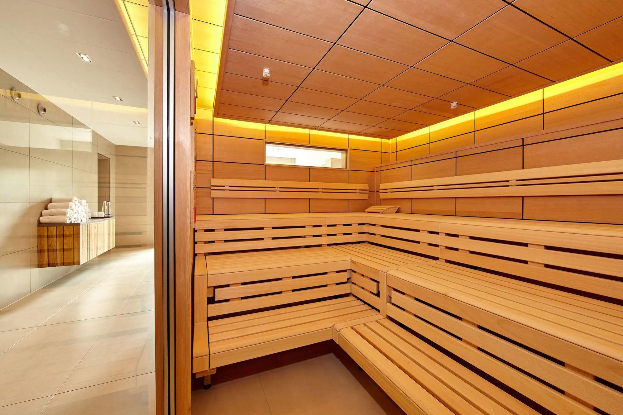 Hotel Koenigshof (Adults Only) Garmisch-Partenkirchen Bagian luar foto